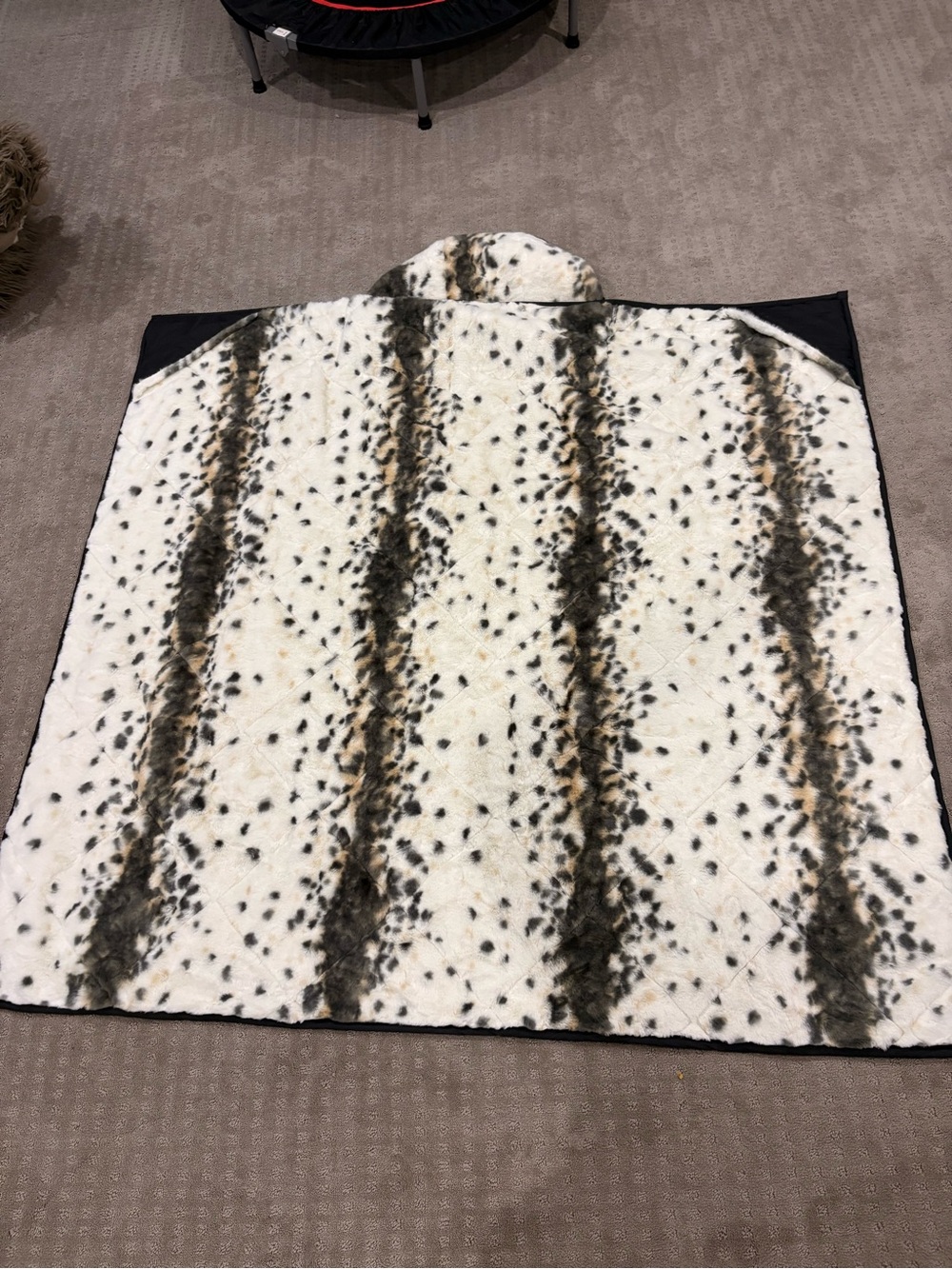 Minky Couture Everywhere Outdoor Hooded Blanket + Carry Bag NEW